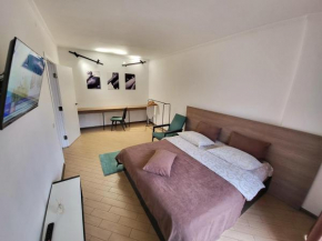 Like Home on Mikhnovskogo